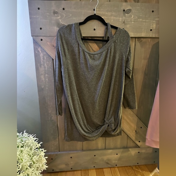 Bundle of 5 Tops/Sweatshirts Size Large - Picture 6 of 10